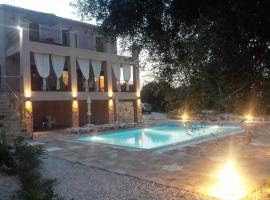 Villa Androniki، بيت عطلات شاطئي في Longos