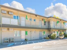 The Greens Hotel on Del Paso, hotel poblíž McClellan Airfield - MCC, Sacramento