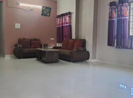 2 BHK Huge House on 1st Floor, hotel in Marwad