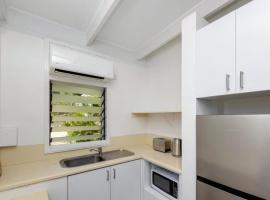 The Hidden Pearl Retreat Magnetic Island, hotel in Nelly Bay