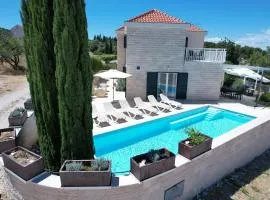 Villa Allegra w Private Pool