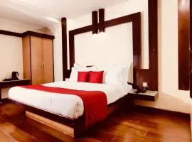 Green lake view resort cottage