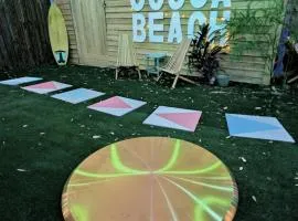 Steps to Beach - Spacious 2BR - Arcade & Resort Backyard