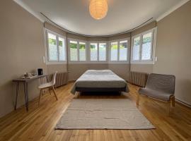 Chambre cozy avec sdb privée à 7min de la gare, hotel in Redon