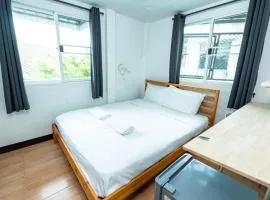 GO INN The Giant Swing โก อินน์ เสาชิงช้า