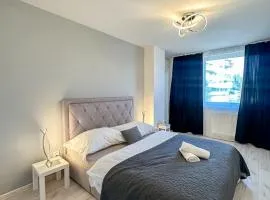 Simcity 3 I Skyline Elegance I 3BR, private parking, sunny terrace with panoramic city view 5min walk to city square