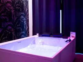 Crystal Luxury Apartment