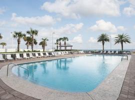 Sensational Seaside! Beach Condo w/ Full Kitchen, hotel v destinaci Romar Beach