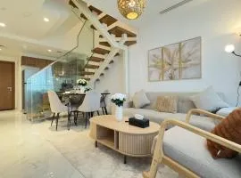 Dove 2BR Modern Poolside Stay - Walk to Masdar Park & City Centre Mall