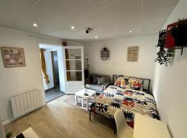 Studio Jacuzzi & Private Cinema - Paris south, Hotel in Le Perreux-sur-Marne