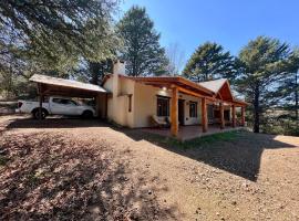 Casa de Campo a metros del rio en las Sierras de Cordoba, self catering accommodation in Atos Pampa