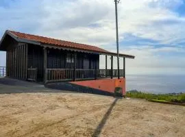 Chalet do Relógio d'Água, a Home in Madeira