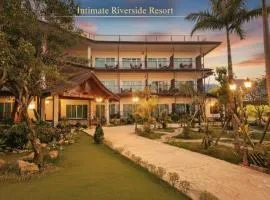Intimate Riverside Resort