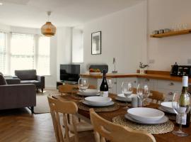 1 Thornbarrow - Spacious Townhouse in Windermere The Lake District, hotel di Windermere