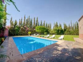 Villa privée & élégante avec piscine & jardin، فندق في مراكش