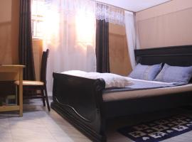Lexus Guest House, Kasangati, guest house in Kampala