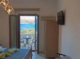 Akrogiali Rooms & Studios