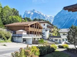 Apartment Chalet La Muntaniala by Interhome