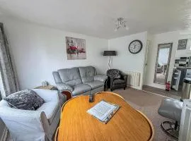 Homely Chalet To Hire In Scratby Nearby The Beach In Norfolk Ref 76166B