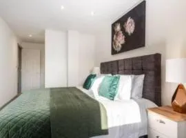 Modern 2BR Haven in Hull City Center
