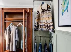 Arctic hilltop lodge - Room 2