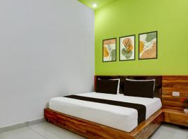 Hotel O Adinath Guest House, hotel in Bahādrābād