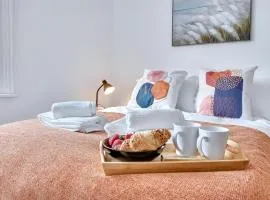 Lovely 3 Bed, long stay discounts, Free Parking