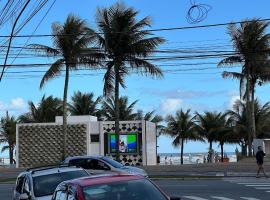 Pé na areia em Nova Mirim com Wi-Fi e conforto!, hotel in Samaritá