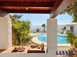 Alora Private Villa - Pool & 360 Mountain Views