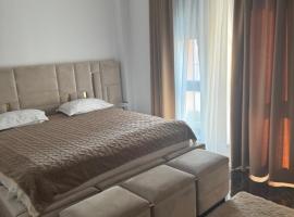 Adela & Robert Home cu piscină și parcare privată, hotel in Giroc
