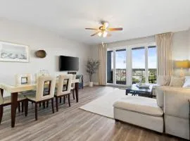 Family-Friendly Laketown Wharf Retreat w/ Pools & Walk to Beach
