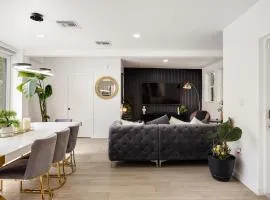 Pura Vida Villa Miami Luxury Stay Pool & Hot Tub