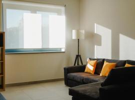 NAMA STAY Bed and breakfast, hotel em Adelfia