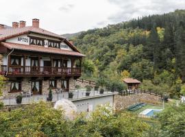 La Dobra de liebana, hotel in Cambarco