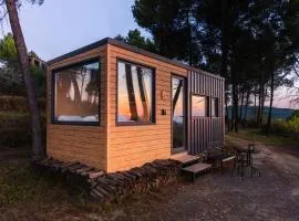 Cabañas en el bosque cerca de Barcelona