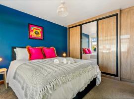 Spacious 4 Bed House in Exhall, Sleeps 7, hotel em Exhall