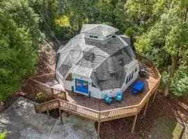 Unique Dome Retreat with Deck 1 mile to UF Stadium