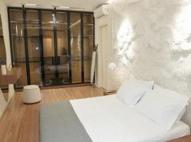 Lumino apartment, ξενοδοχείο σε Tirane