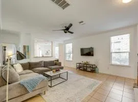 5 Mi to Lake Travis Pet-Friendly Home with Yard!