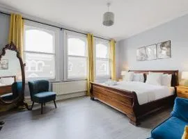Elegant & Spacious 3BR Luxury Flat - Jacuzzi - Roof Terrace - Under New Management