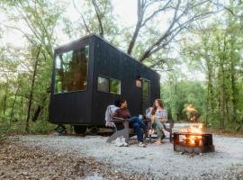 Postcard Cabins Lake Hartwell, Outdoor Collection by Marriott Bonvoy, hótel í Seneca