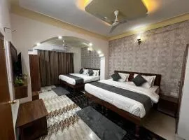 The Vasu Villa Stay 24 , A city Centre Hotel