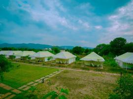 Baagh Dwar Camp & Resort, hotel en Khilchipur