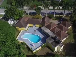 Ironshore SugarMill Villa w Private Pool villa