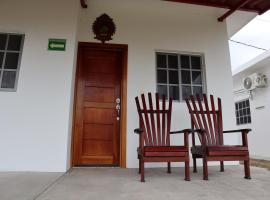 Villa Josefa en Villas Camino Real cerca de las dunas de Chachalacas, hotel en Ursulo Galván
