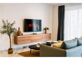 Corner Spacious 2BR Apartment - by HostMT、セント・ポールズ・ベイのキッチン付きホテル