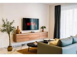 New Corner Spacious Apartment 2B