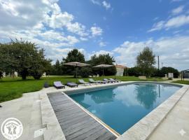 Evasion Vendéenne : Charmante Grange avec Spa - FR-1-426-592, ξενοδοχείο σε Les Pineaux