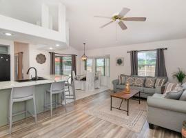 Spacious Luxury Pool Home Oasis - 8mi to Airport, hotel in Palm Bay