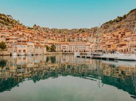 Tivoli Portopiccolo Sistiana Wellness Resort & Spa, hotel with hot tubs in Sistiana